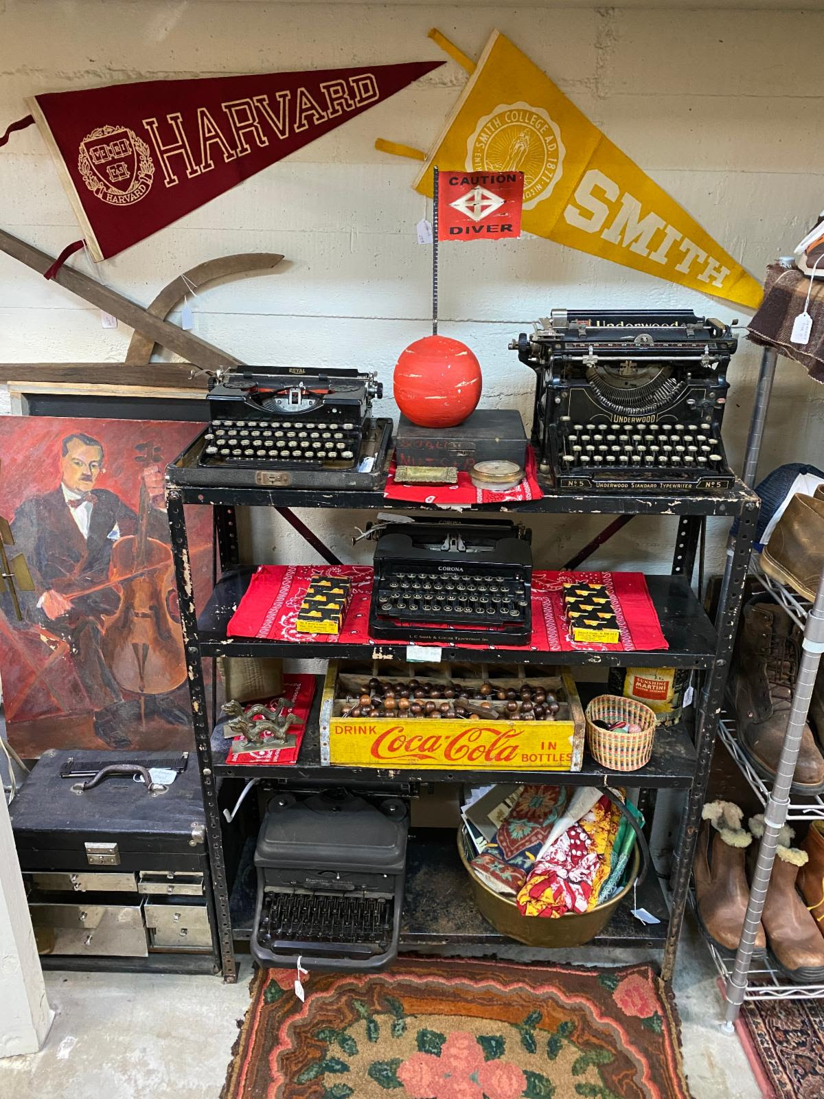 Extended 2020 Holiday shopping hours at SoWa Vintage SoWa Vintage Market